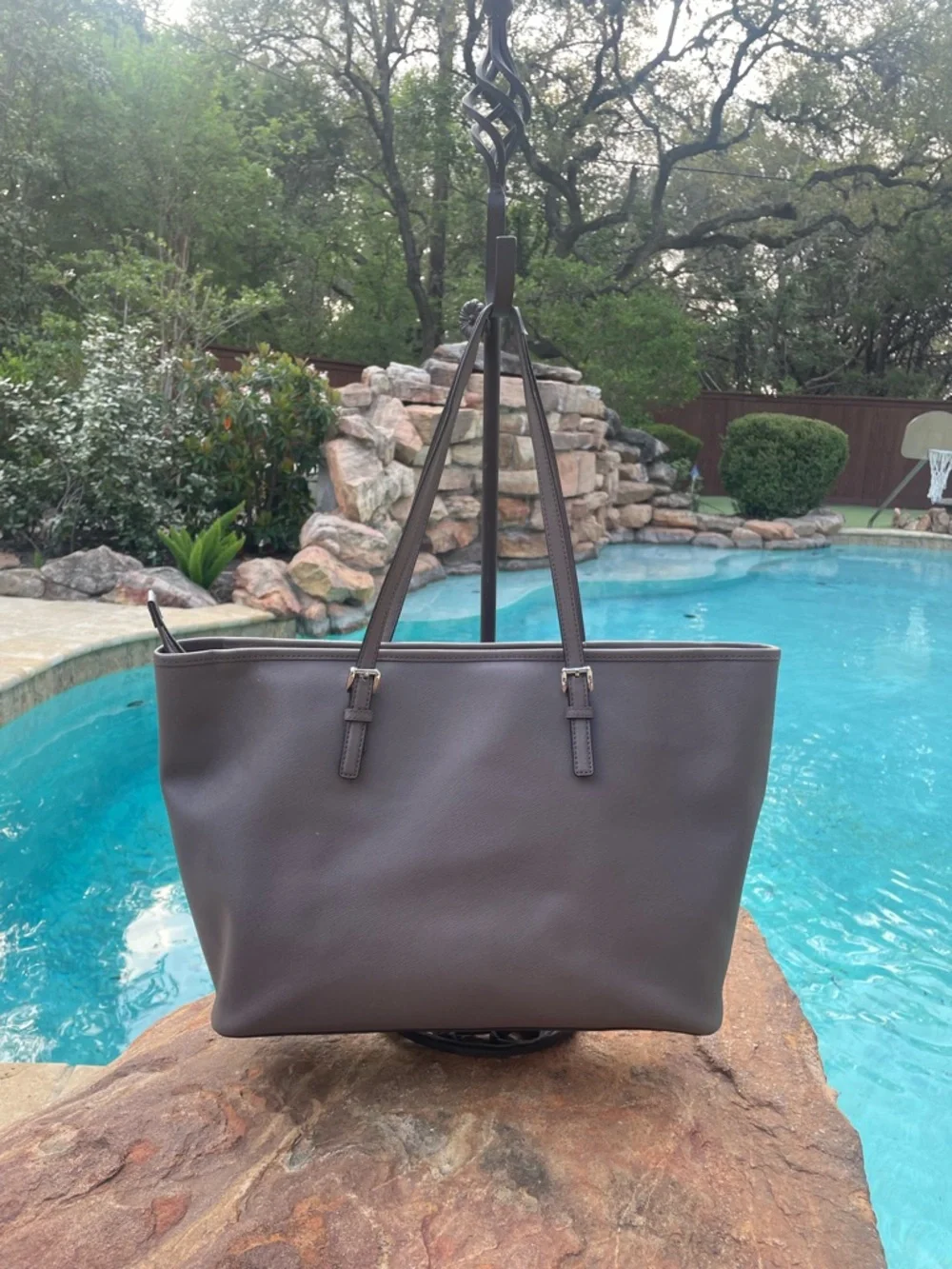 Michael Kors Jet Set Travel Medium Saffiano Leather Top Zip Tote  (CSR) - Picture 2 of 16